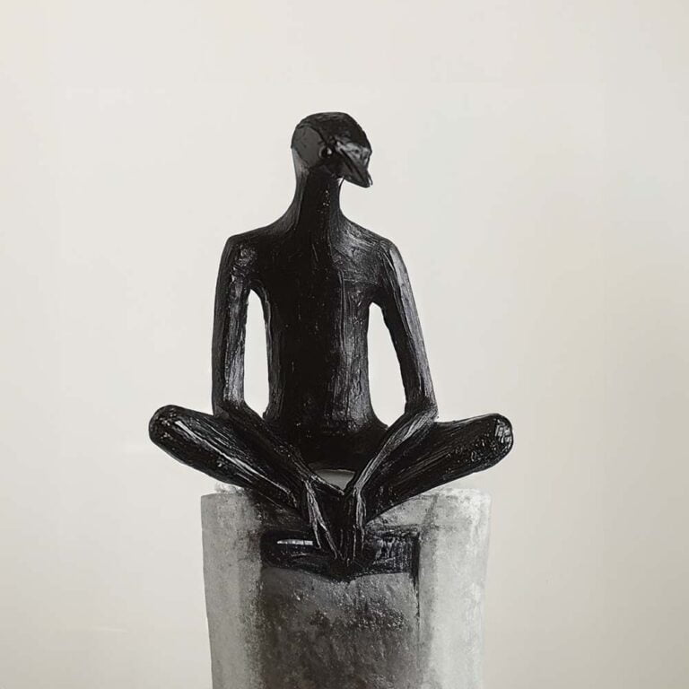 Sculpture-Black-Serenity